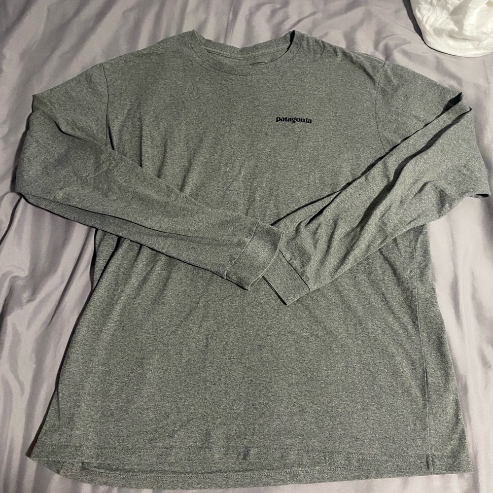 Patagonia Men's Long-Sleeved P-6 Logo Responsibili-Tee